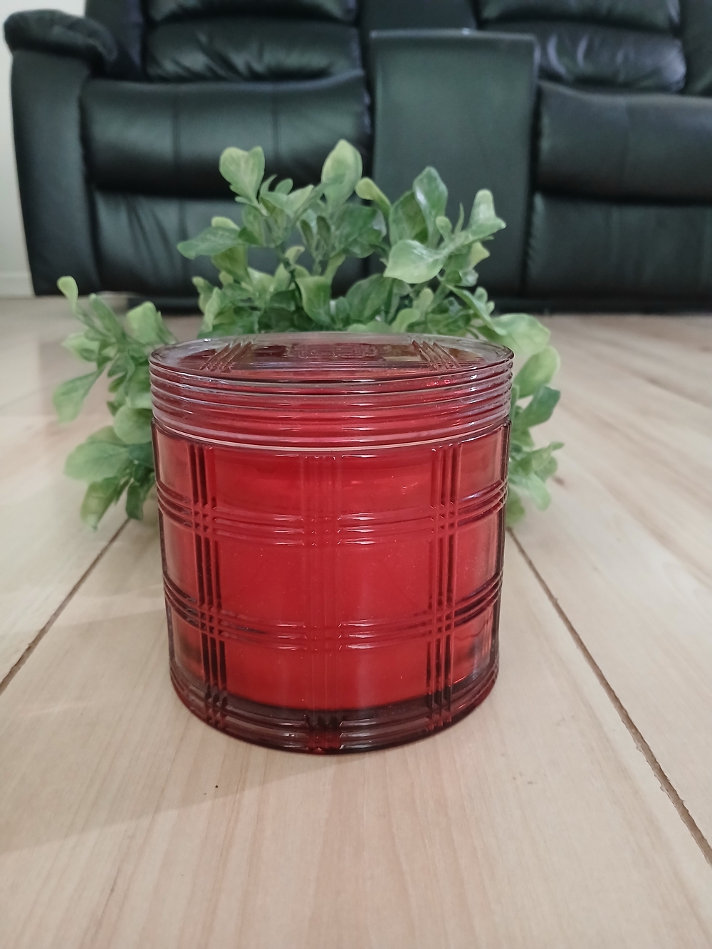 Homeworx By Slatkin & Co. Candle  Harvest Bake Shoppe Glass Red Jar